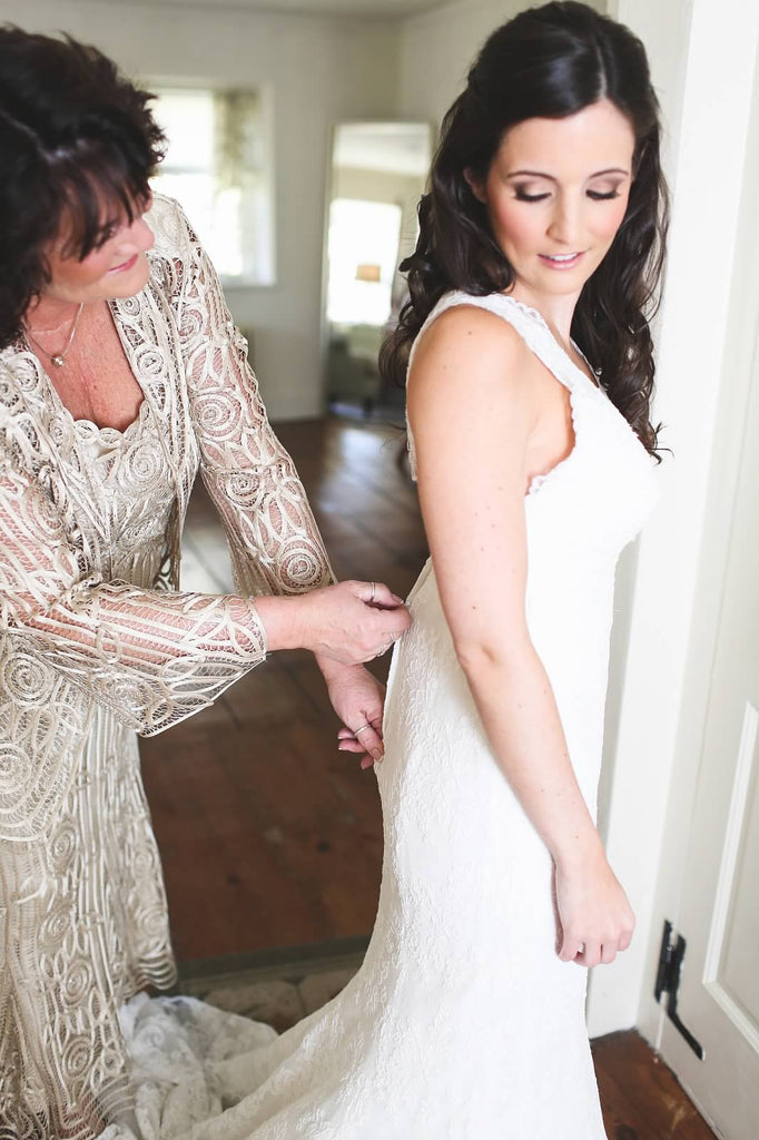 Must-Have Wedding Pictures of Getting Ready for the Big Day