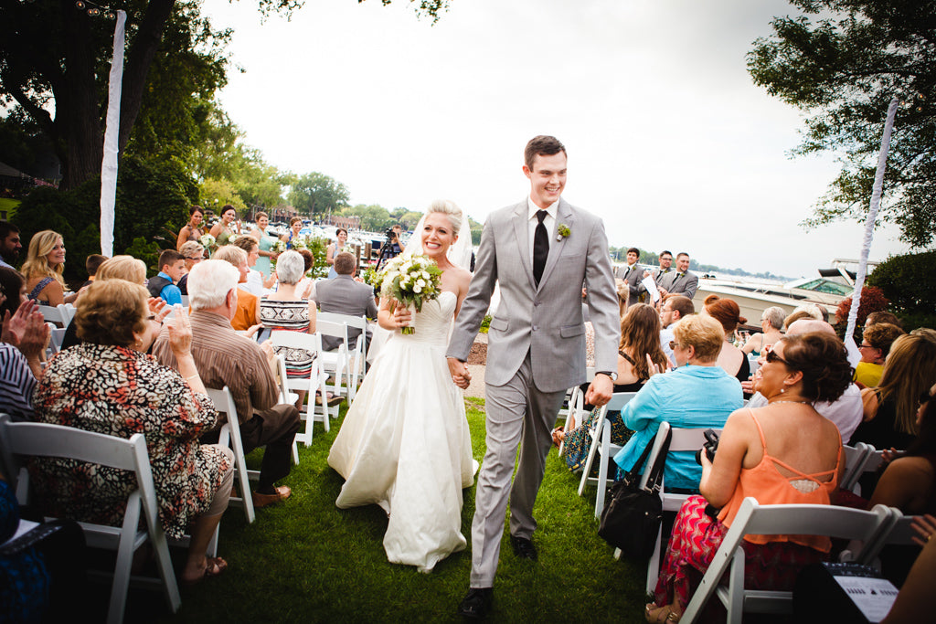 See the stunning lakeside wedding here! | A Simple Wedding Dress for a Lakeside Ceremony