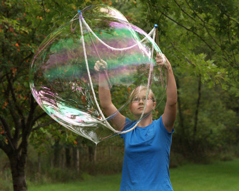 Extreme Bubbles Inc. makes bubble toys, big bubble wands, giant bubble kits and bubble solution that work better than homemade giant bubble recipes and do it yourself bubble wands