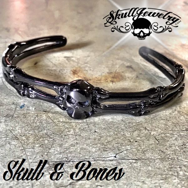 skull and bones bracelet