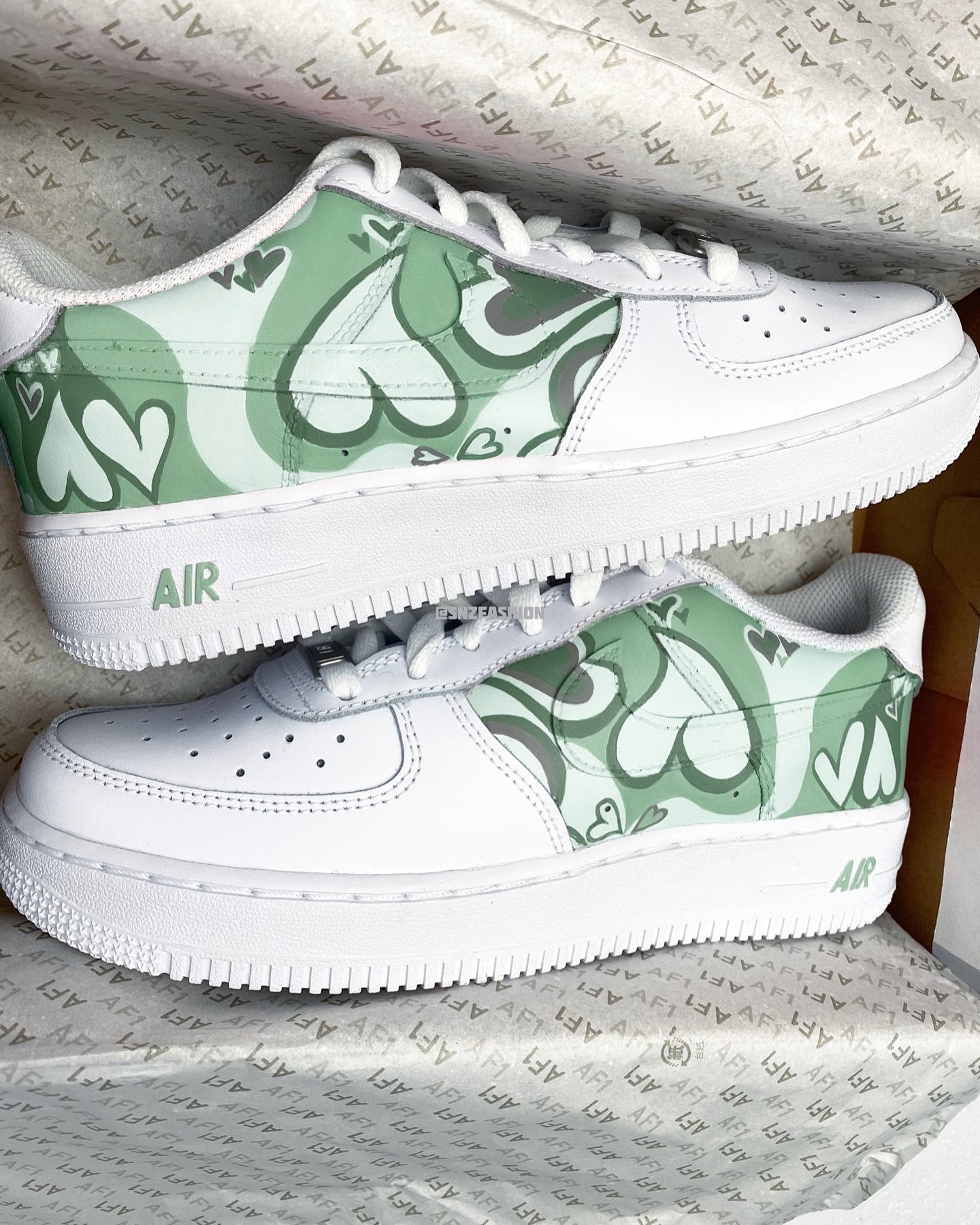 AESTHETIC HEARTS NIKE FORCE 1'S (more colours) – FASHION