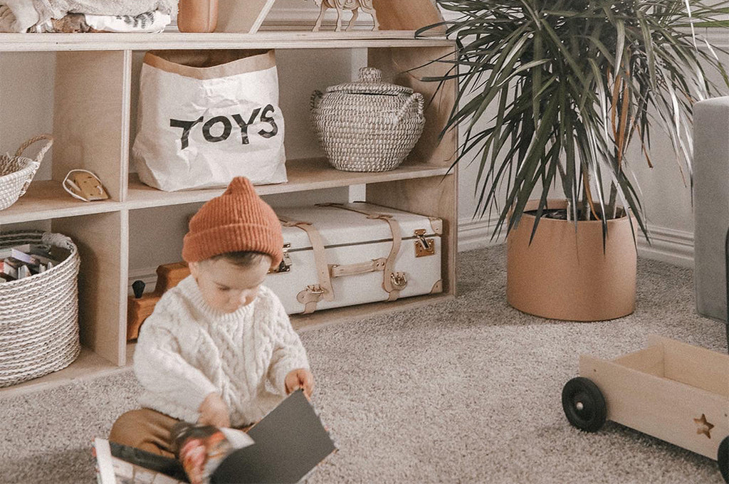 Our Sweetheart Carryon tidies up the playroom of @celestecclark's own little sweetheart.