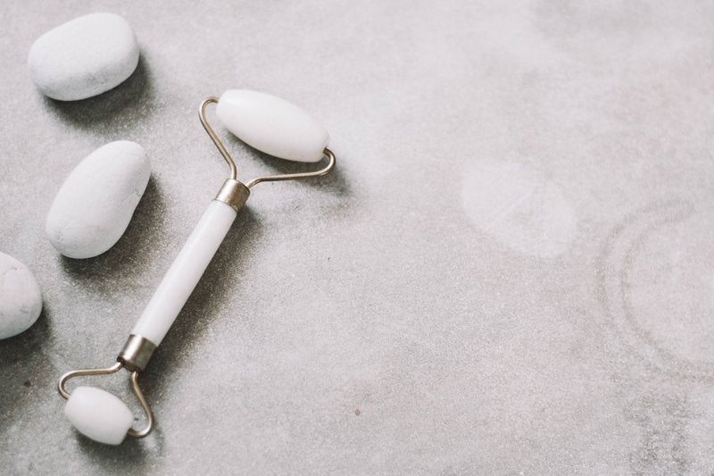 How to pick a different type of Gua Sha tools for your massage?