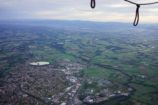 Survol de la ville de Montbrison en montgolfière