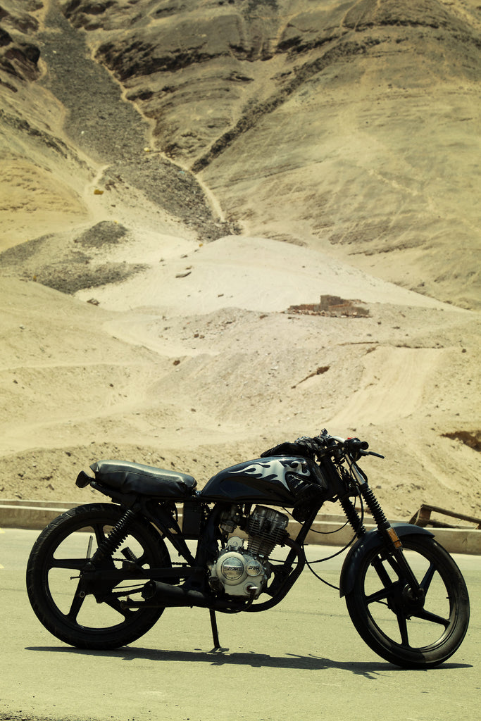 moto ride pérou montagne paysage café racer voyage et vacances insolites 