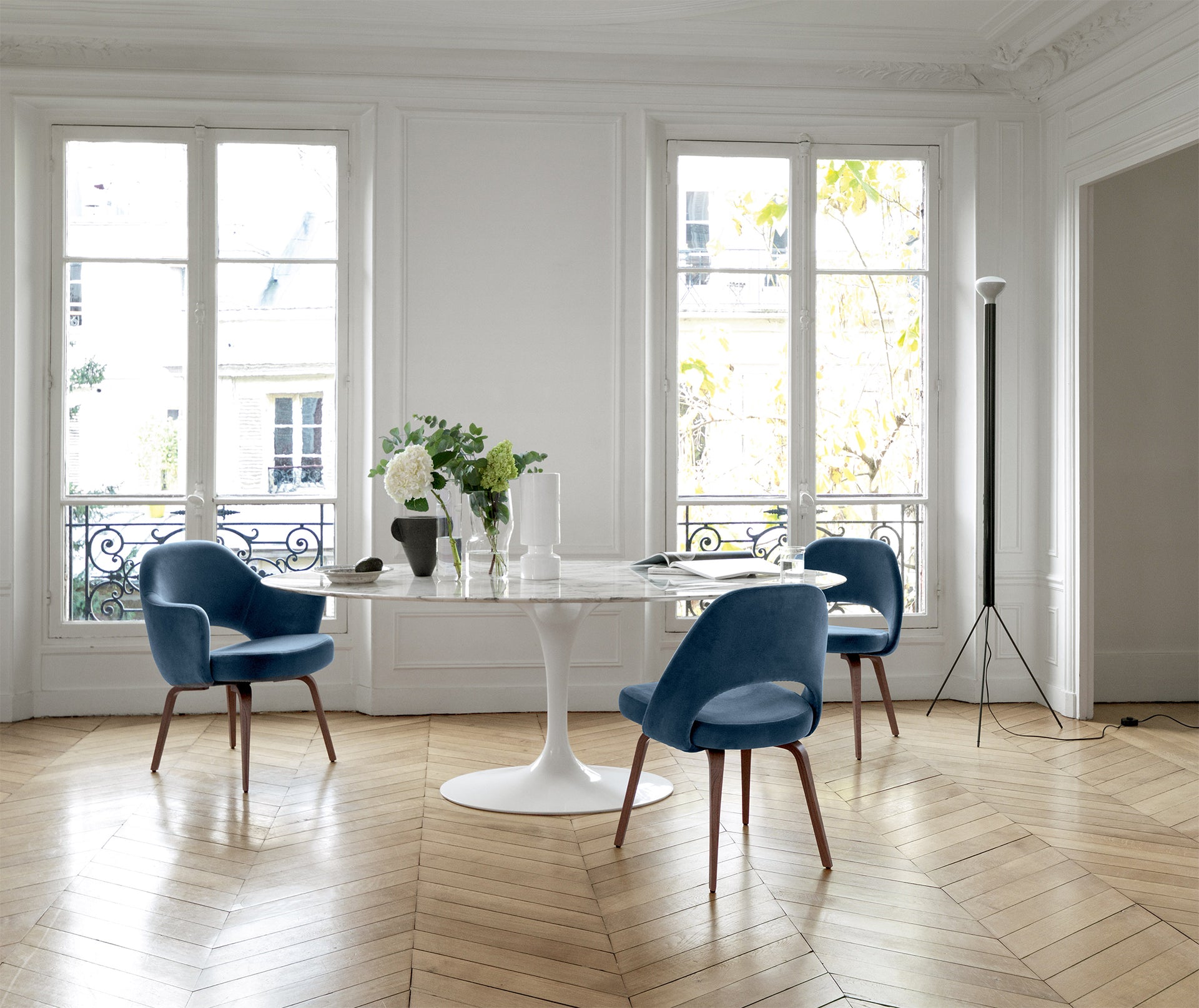 Saarinen Conference Chairs paired with Saarinen Oval Tulip Table by Knoll