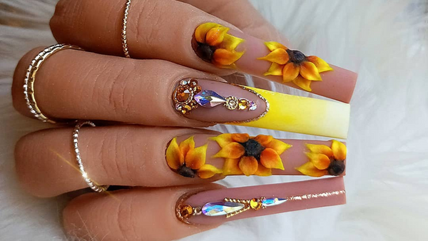 26 nail designs with diamonds that absolutely kill it