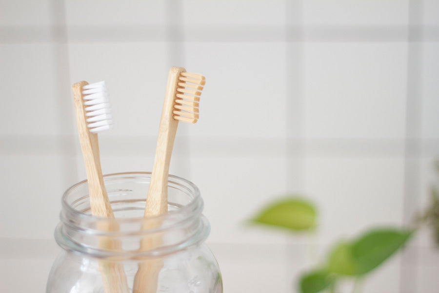 Four Ways to Maintain Good Oral Hygiene, Naturally!