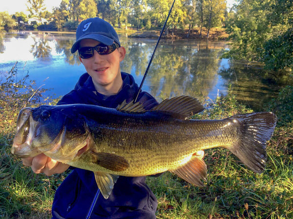 Théo avec un gros black bass