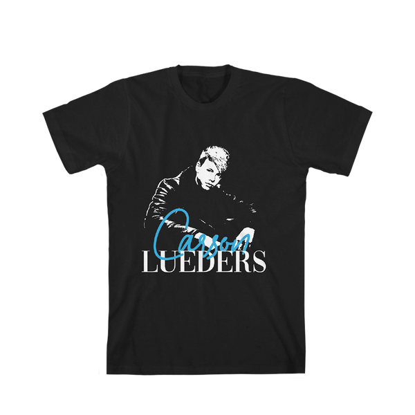 uudgrundelig USA Regnjakke Carson Lueders Black T-shirt – Carson Lueders Official Store