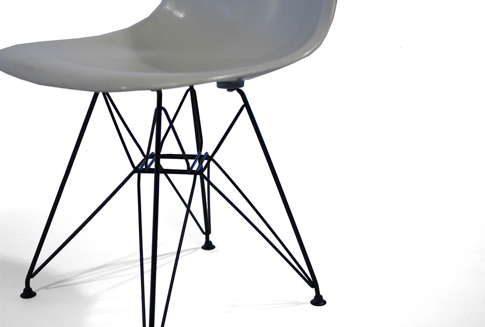 Charles Ray Eames Herman Miller DSR Fiberglass Side Chair