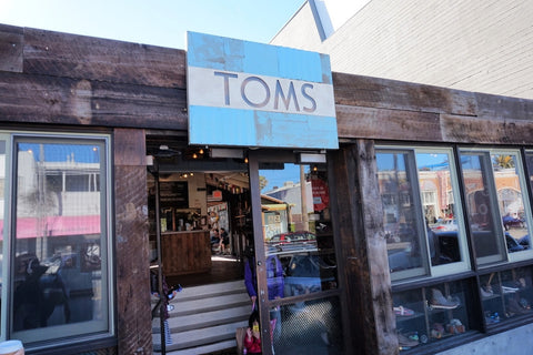 TOMS dog friendly store venice ca