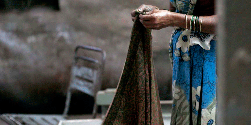 Final washing of the silk textiles to remove access dyes from the fabric