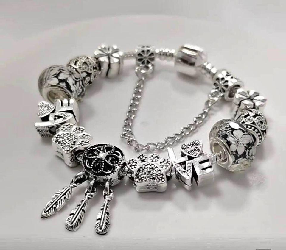 Hamsa hand bracelet pandora