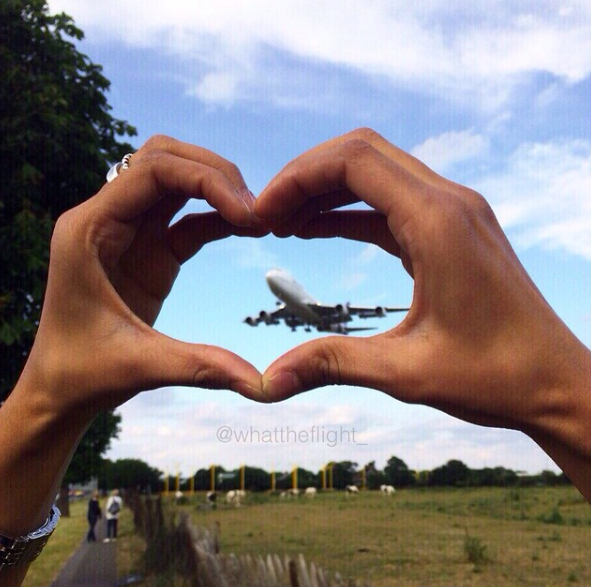 love-hand-airplane