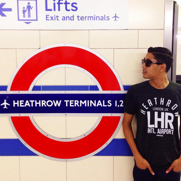 pilot-wearing-lhr-airport-tshirt