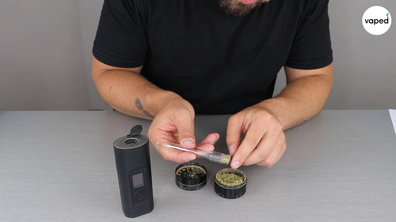 Loading Arizer Solo 2 vaporizer