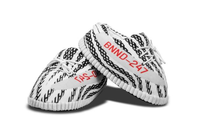 Zebra Yeezy Slippers | – PeachiExpress