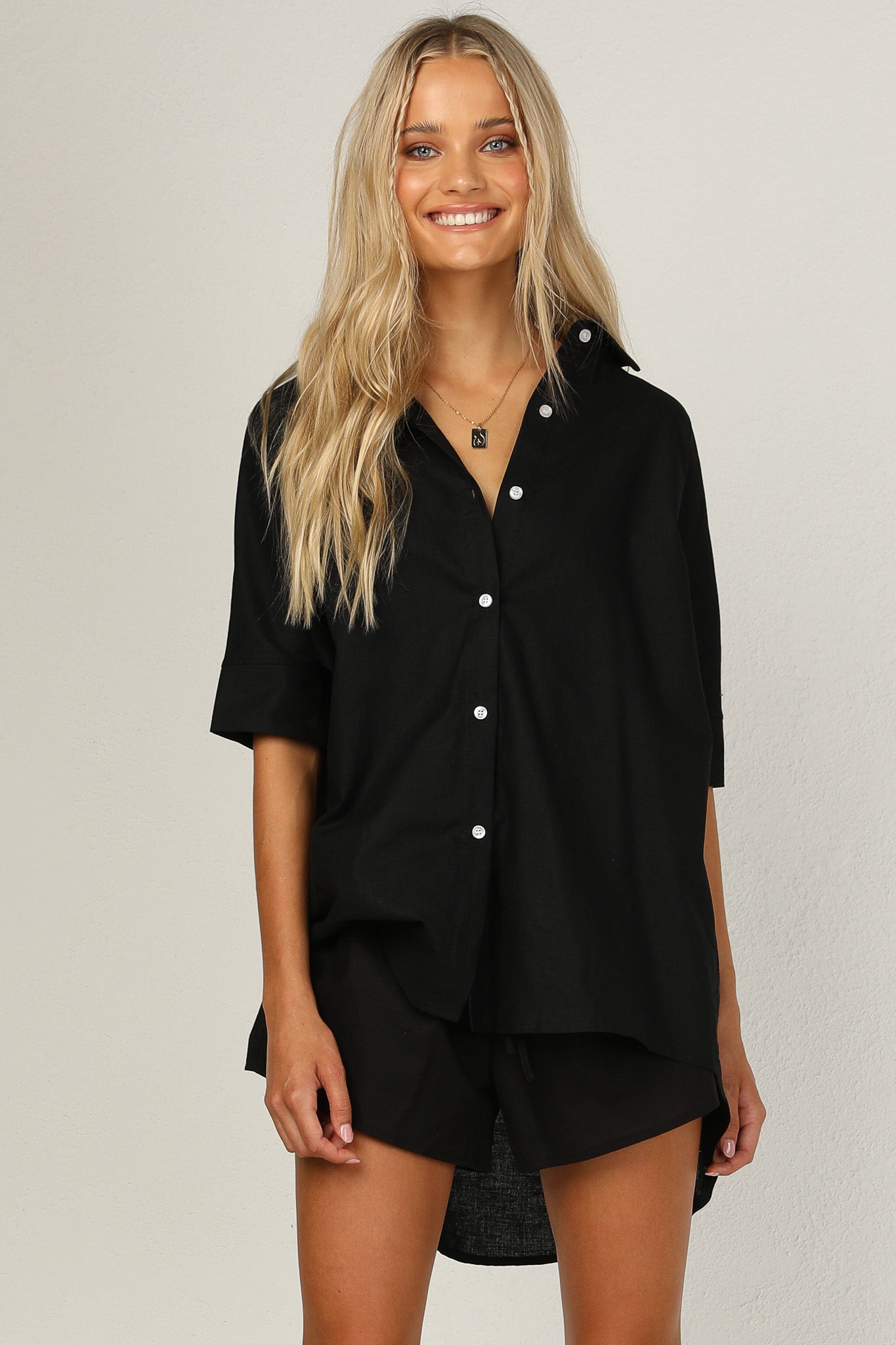 Bella Shorts (Black)