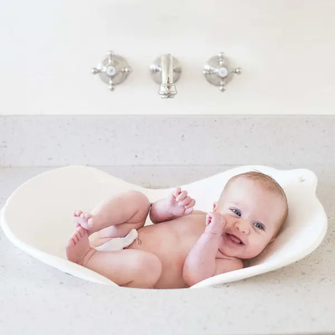 Baby Bath Tub What are The Top 25 Unique Baby Shower Gift Ideas - The List of Ideal Baby Shower Gifts @bdiapers hybrid cloth diapers covers, washable cloth  diapers, reusable cloth  diapers, disposable nappy pads, chemical free, rash free healthy nappy pads