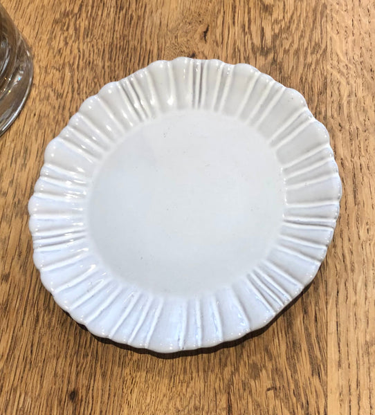 Fluted main plate