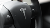 Stijlvolle matzwarte logo-emblemen voor Tesla Model Y, perfecte auto-upgrade in Nederland en België, eenvoudige installatie voor een unieke, uniforme look.