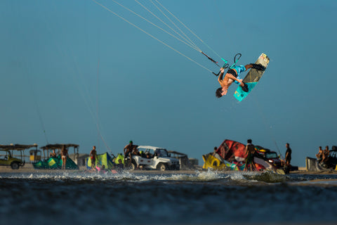 Kite Boots vs Kitesurf Straps - Kiteboarding with boots - All you need to know about kite boots guide 2018 - Alex Pastor Kite Club