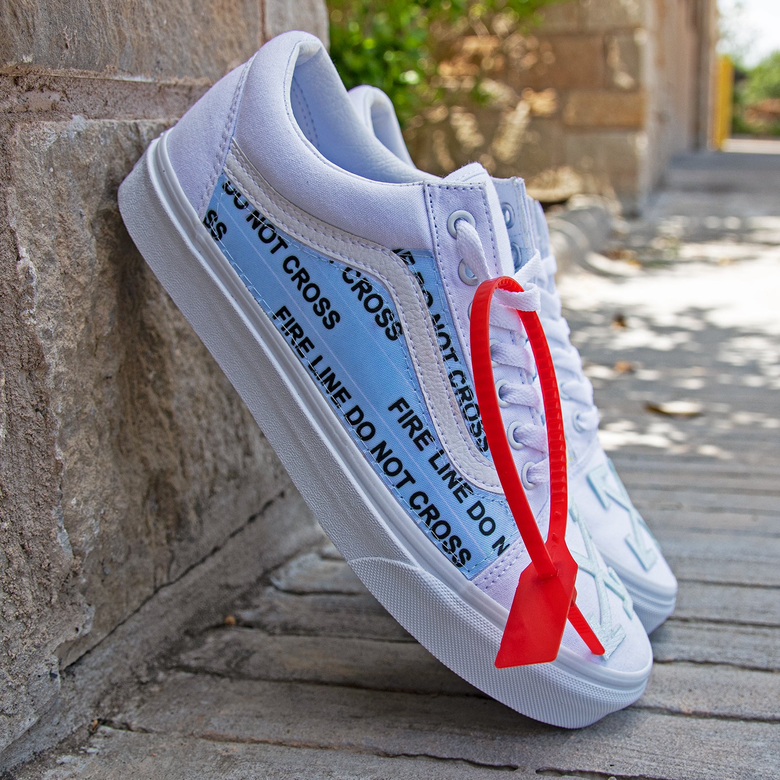 Skyldig Tilsætningsstof servitrice White Vans Old Skool x OFF White Iced Out Custom Handmade Shoes – Patch  Collection