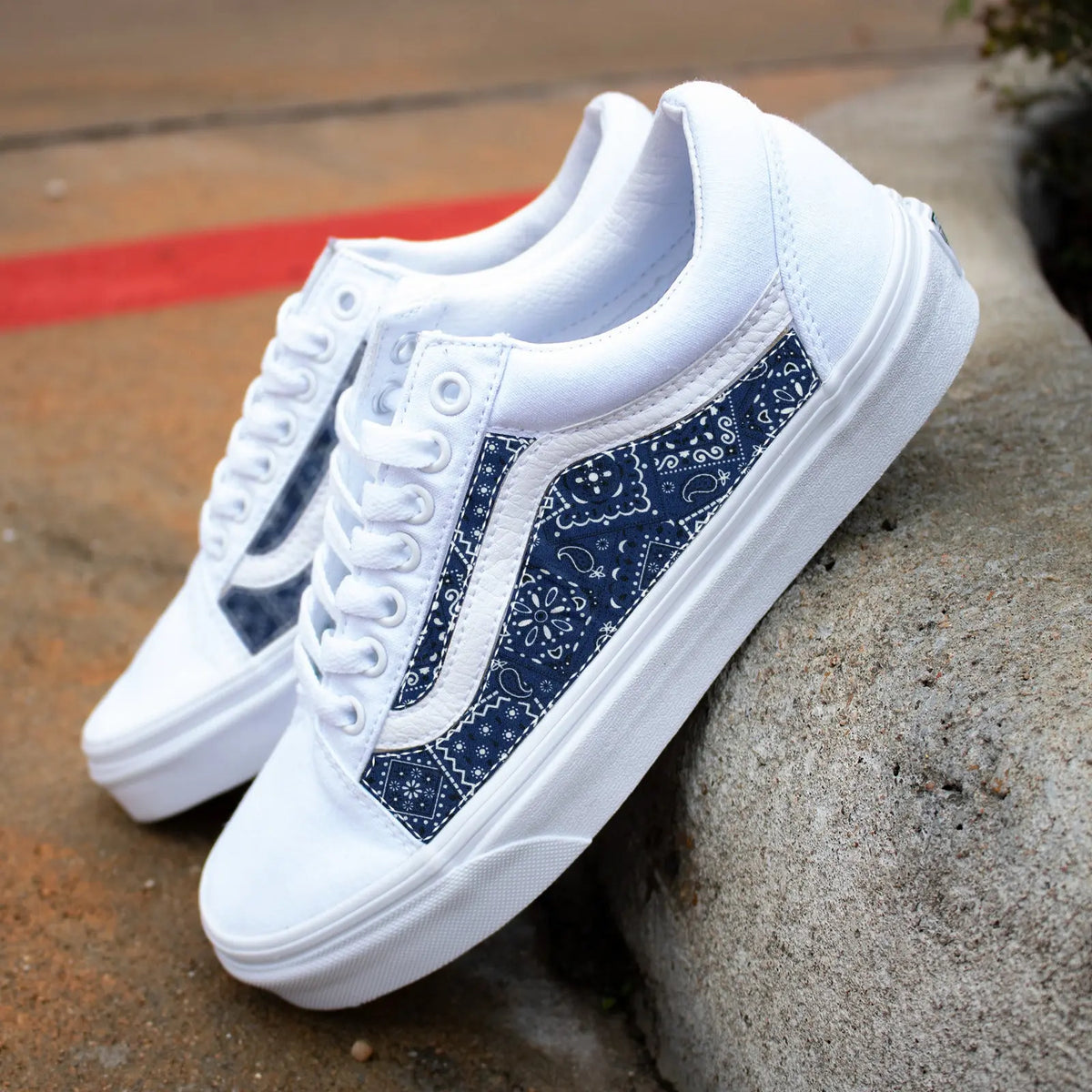 Vans White Old Skool x Blue Bandana 