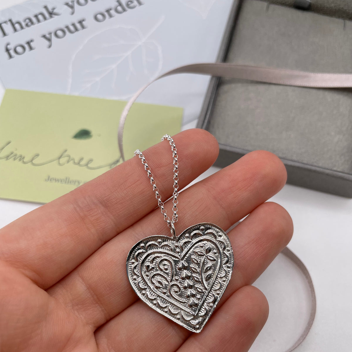 CHIEKO＋ heart necklace ハートネックレス 白-