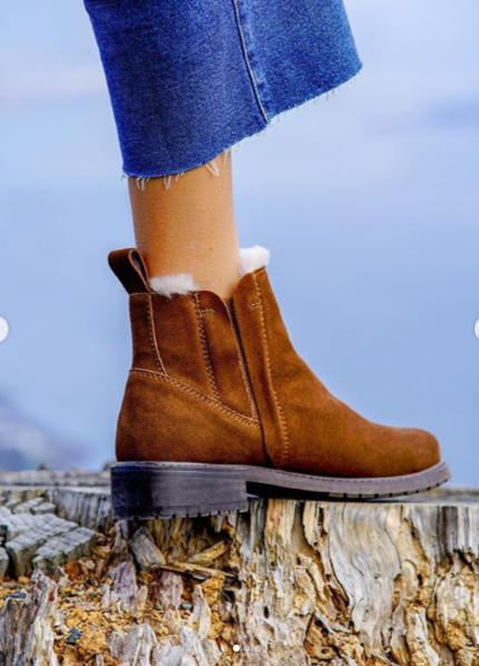 Emu Pioneer – Squamish Fetish for Shoes