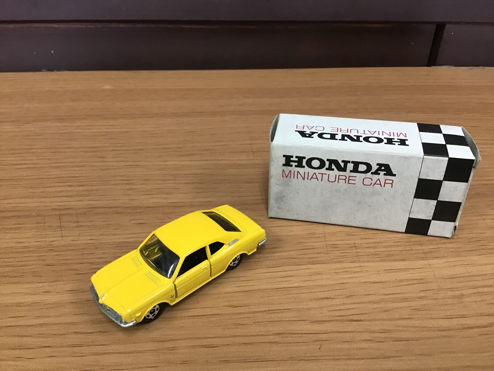 tomica/HONDA1300COUPE9-