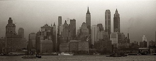 Apple Picker Vintage NYC Skyline 