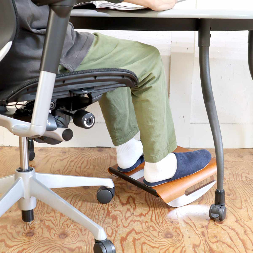 Humanscale フットレスト FM300 www.pegasusforkids.com