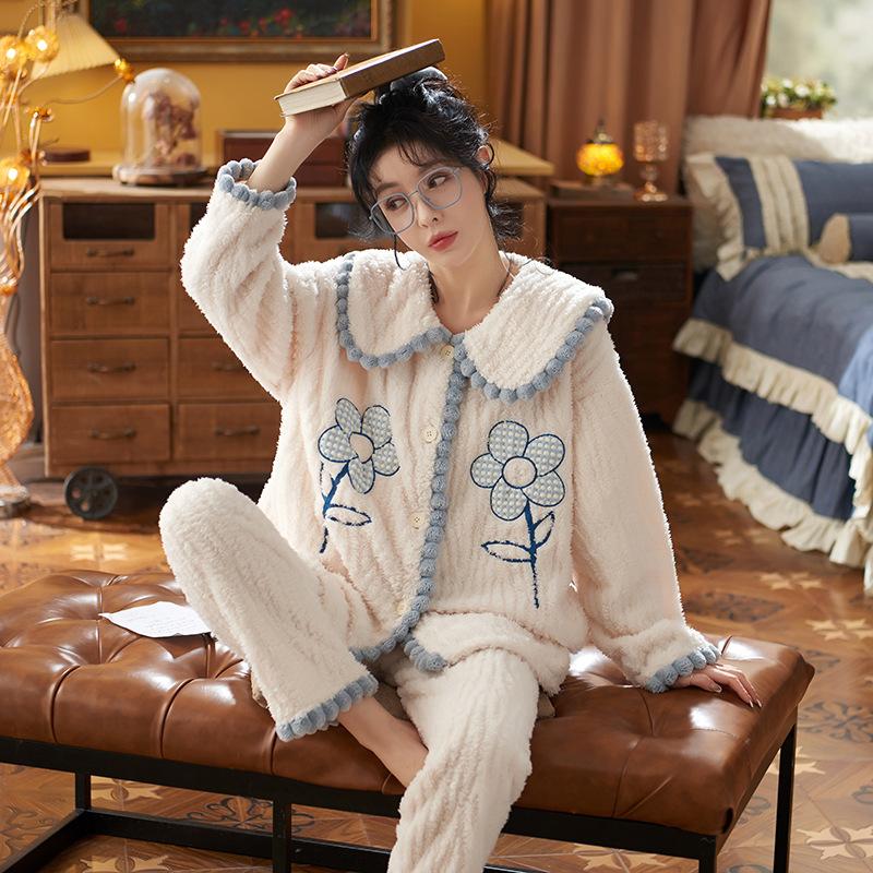 Ladies homewear coral fleece thickened gentle wind pajamas women's suit 2022 winter new style small fragrance