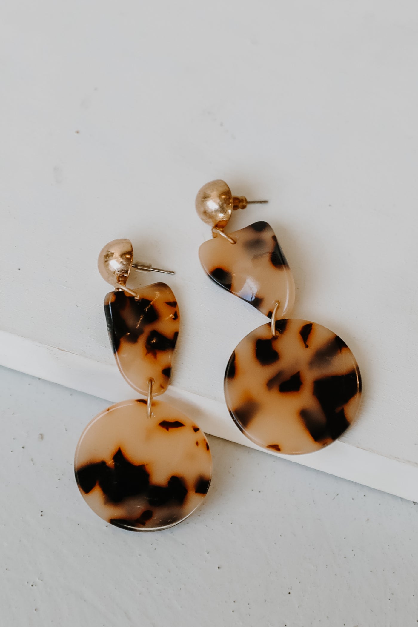  Acrylic Drop Earrings in tortoise close up