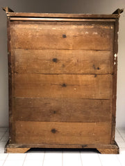 Armadio in noce a quadrifoglio . Genova XVII secolo