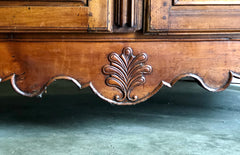 Armadio in noce Luigi XV . XVIII secolo