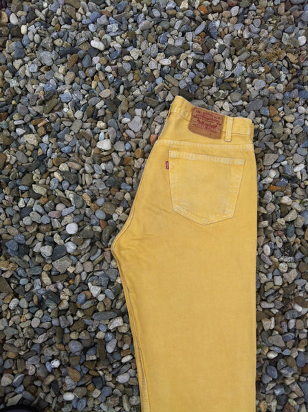 yellow levis 501 jeans