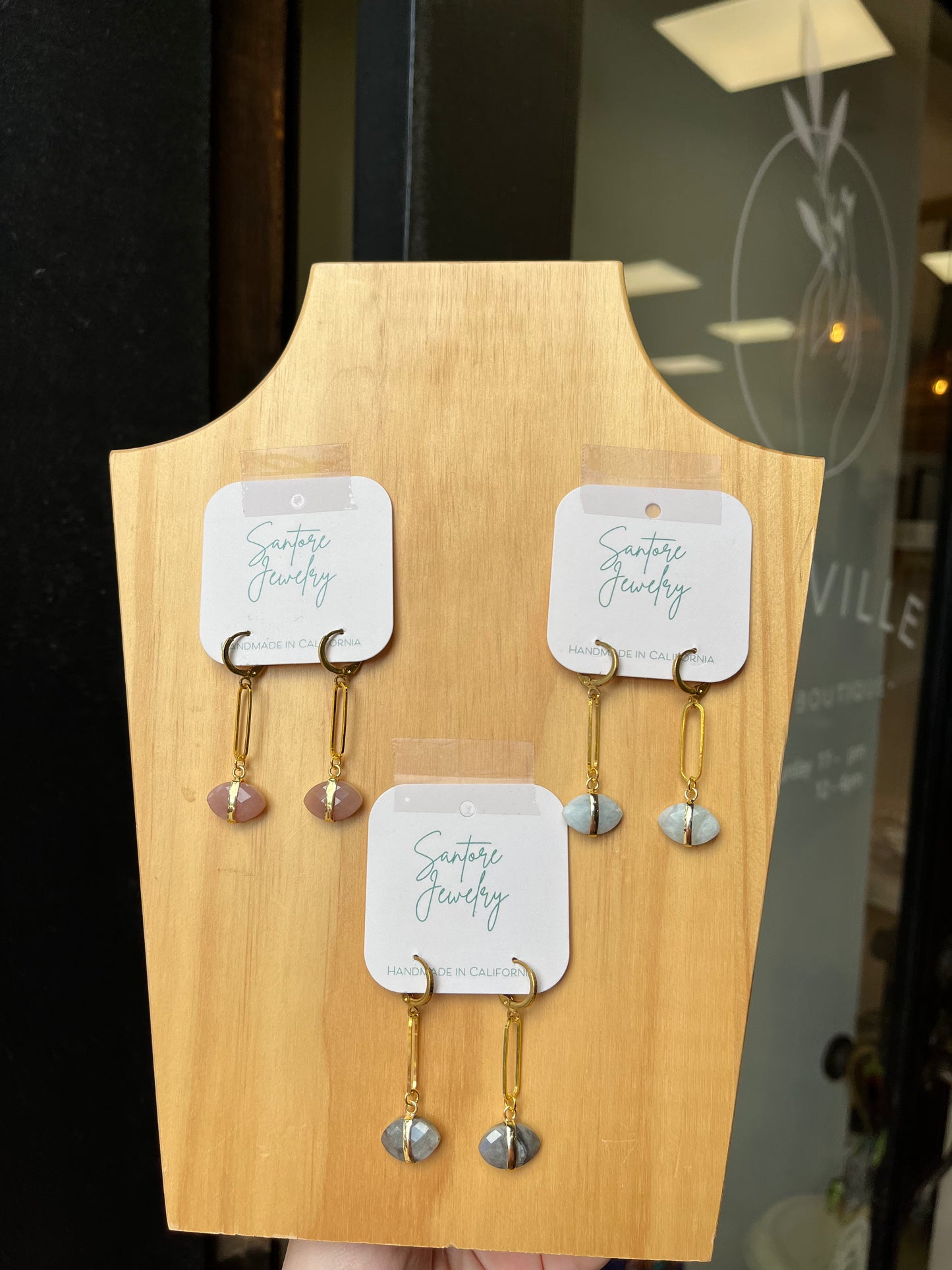 Oval drop earrings