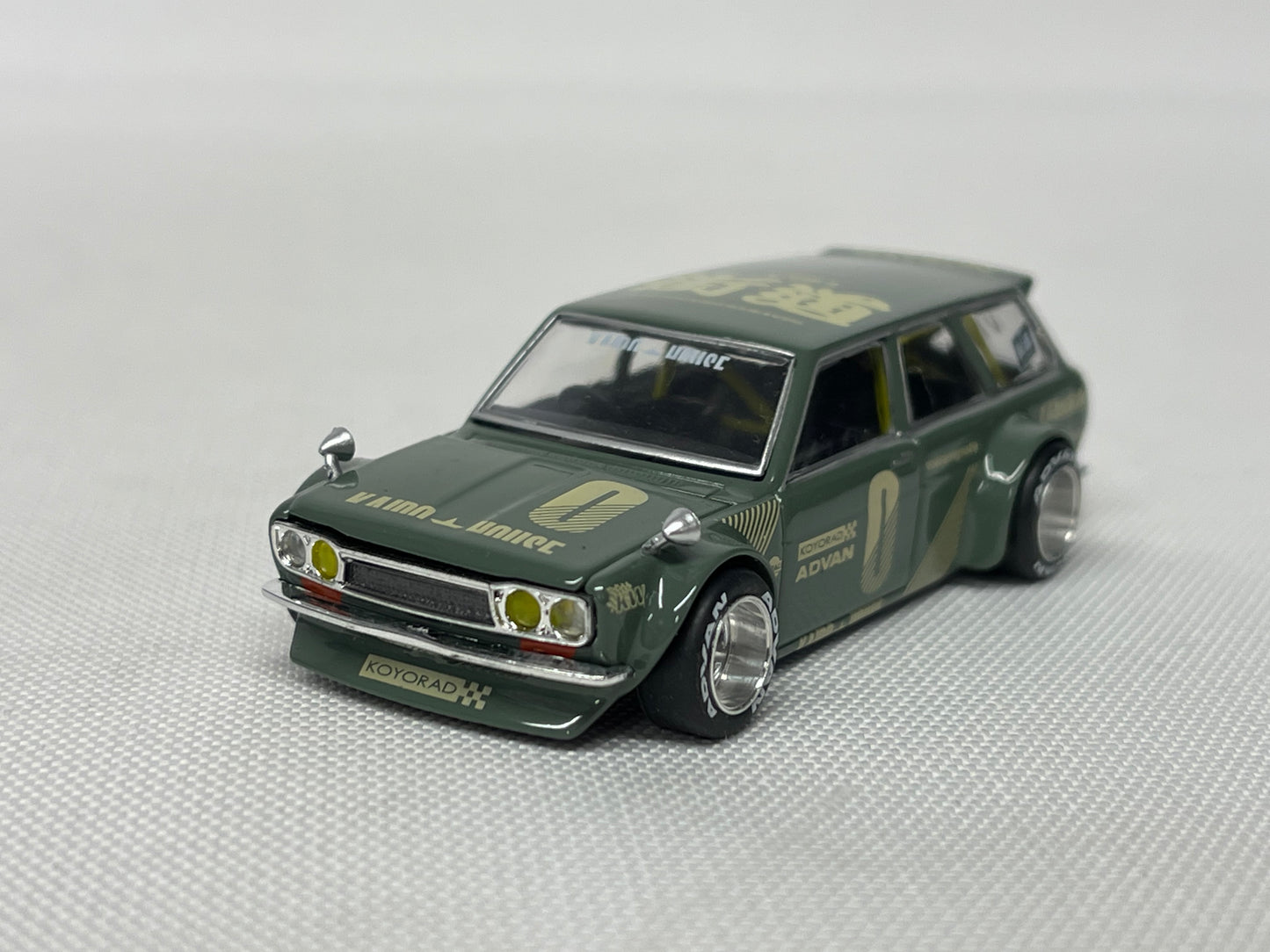 Datsun 510 Kaido House Wagon . Green . Mini GT . 1/64 Scale . (KHMG010)
