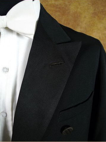 How to Wear a Tuxedo Grosgrain Lapel