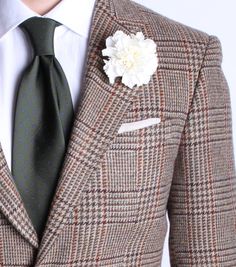 How to Wear Carnation lapel flowers