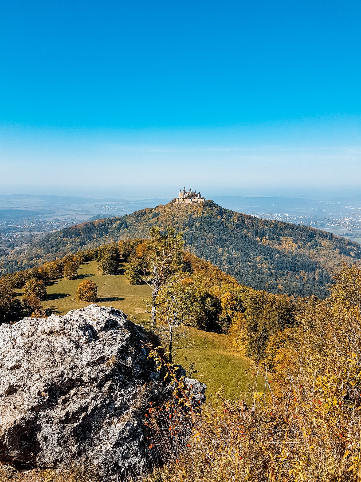 Blick vom Zeller Horn auf die Burg Hohenzollern