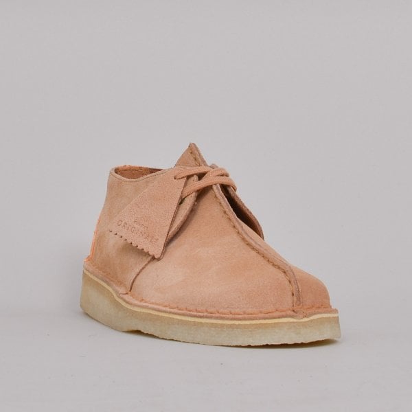 clarks desert trek light tan