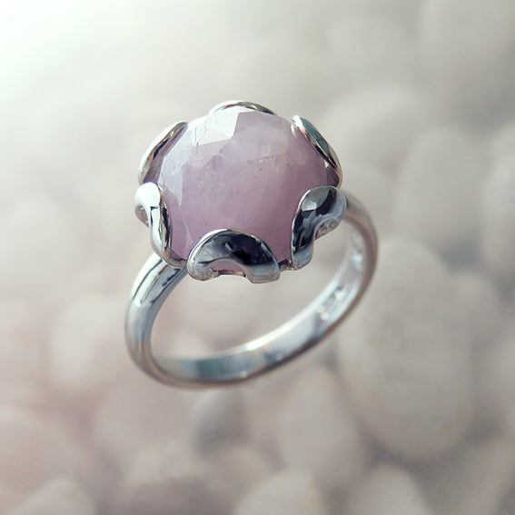 Backyard] A ring that looks like a candy ball. Kunzite and silver