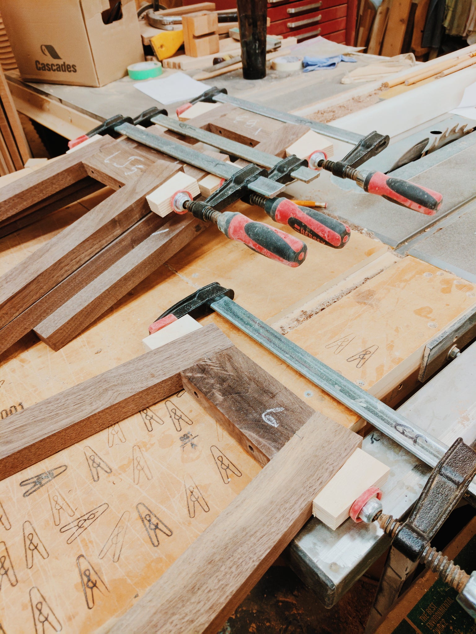 US-COUTUMES-GLUING-PROCESS-BENCH-LEGS-WALNUT