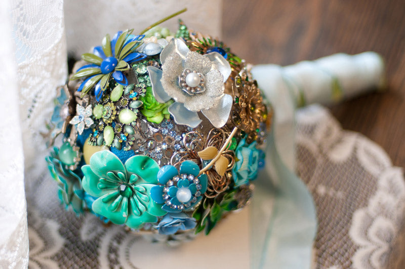 Blue Turquoise Round Brooch Bouquet