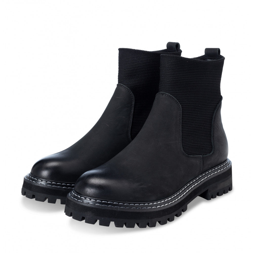 yaya chelsea boots