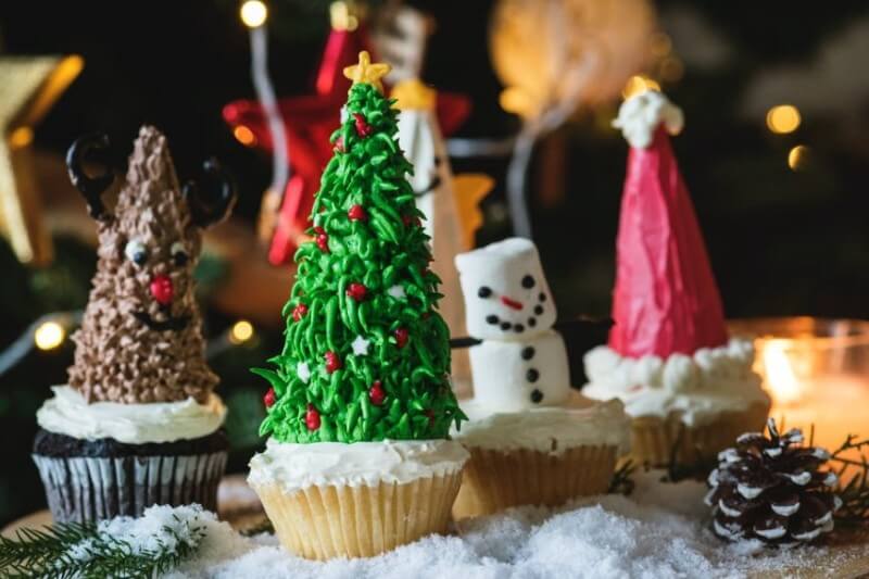Christmas Tree & Snowman Cupcakes- Christmas Baking Ideas